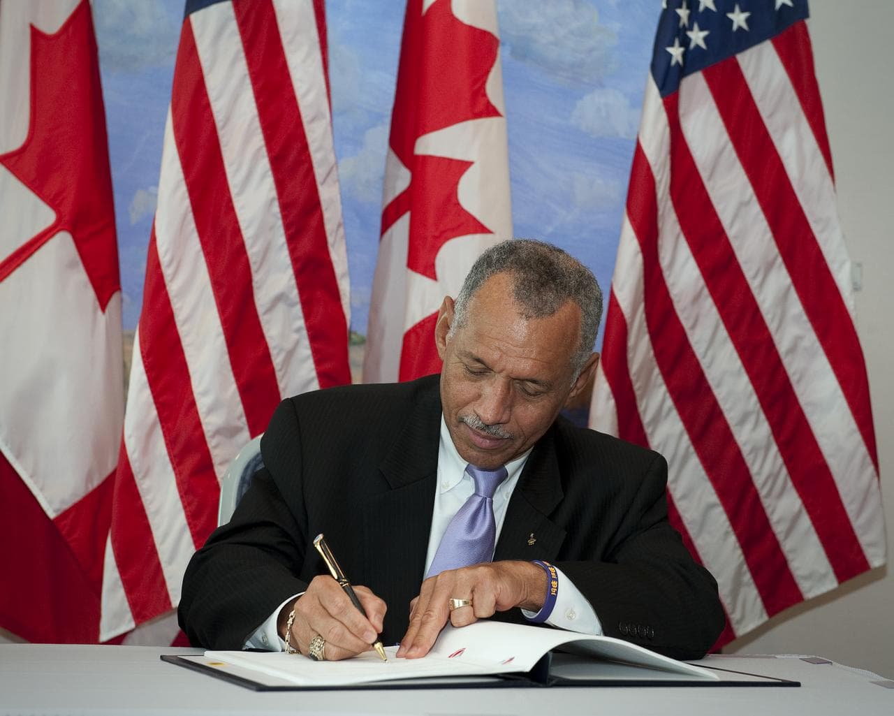 U.S. and Canada Sign Space Agreement