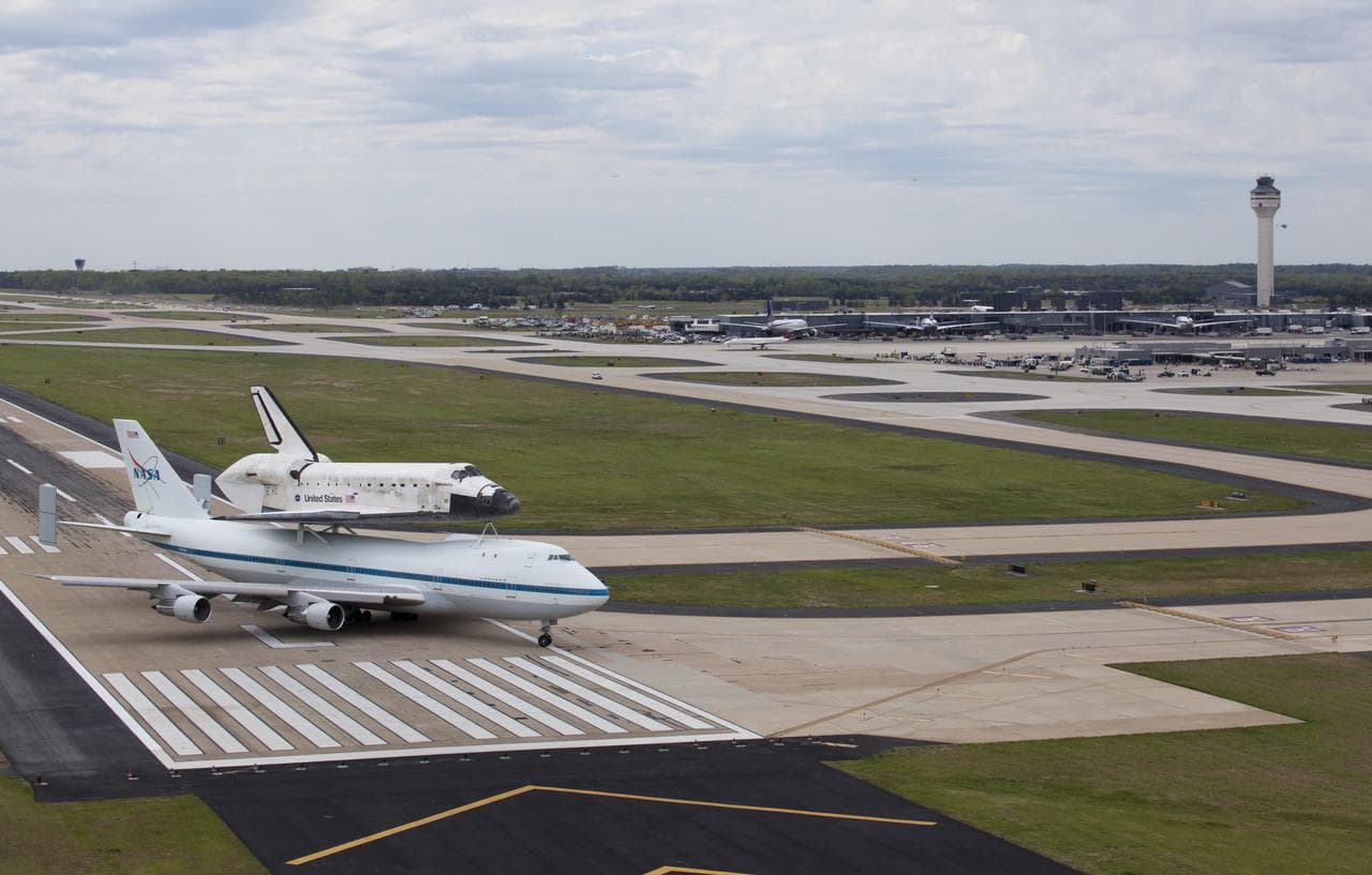 Space Shuttle Discovery Landing