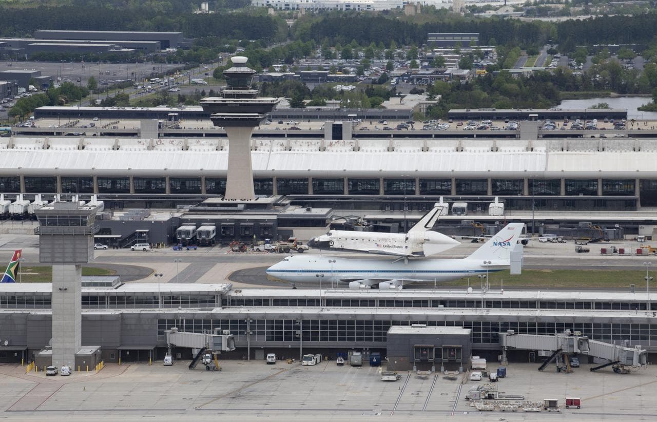 Space Shuttle Discovery Landing