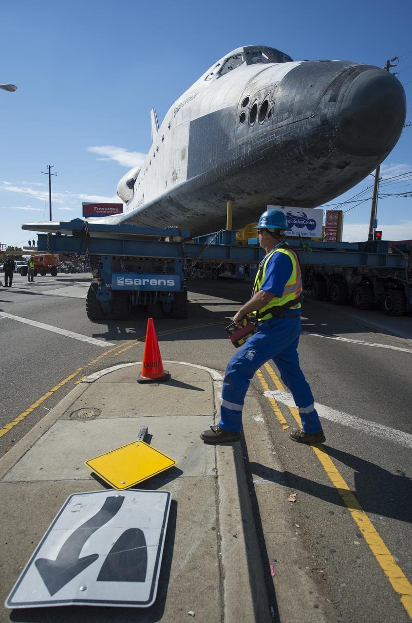 Space Shuttle Endeavour Move