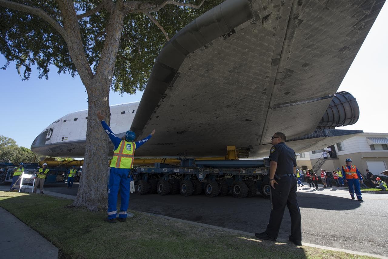 Space Shuttle Endeavour Move