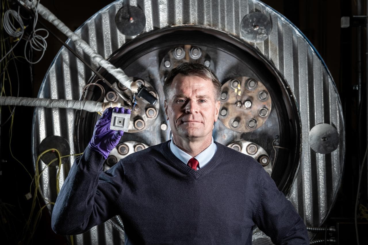 Phillip Neudeck with Venus Durable Integrated Circuit Electronic