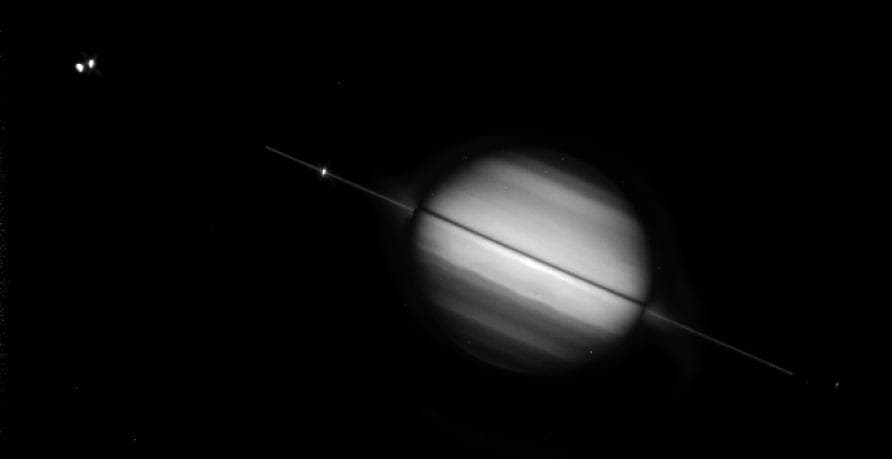 Hubble again views Saturn Rings Edge-on