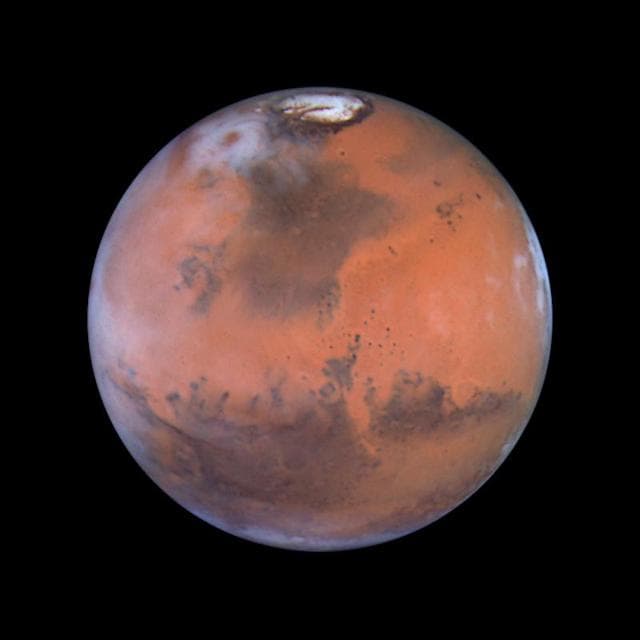 A Closer Hubble Encounter With Mars - Pathfinder Landing Site