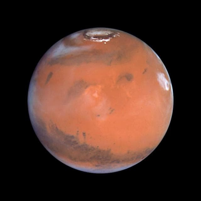 A Closer Hubble Encounter With Mars - Elysium