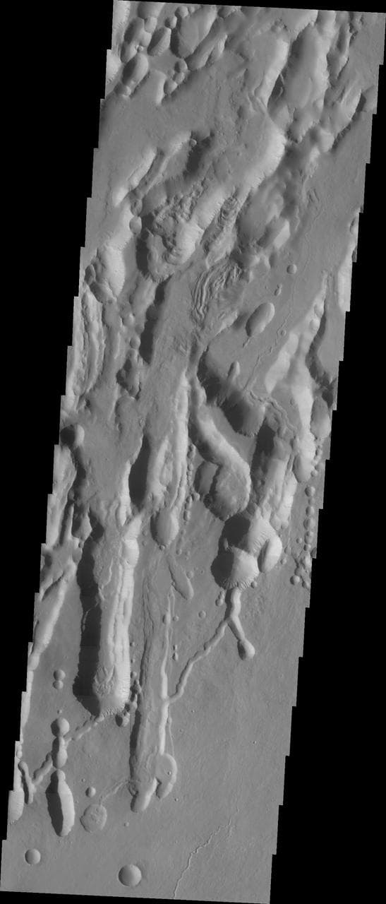 Investigating Mars: Arsia Mons