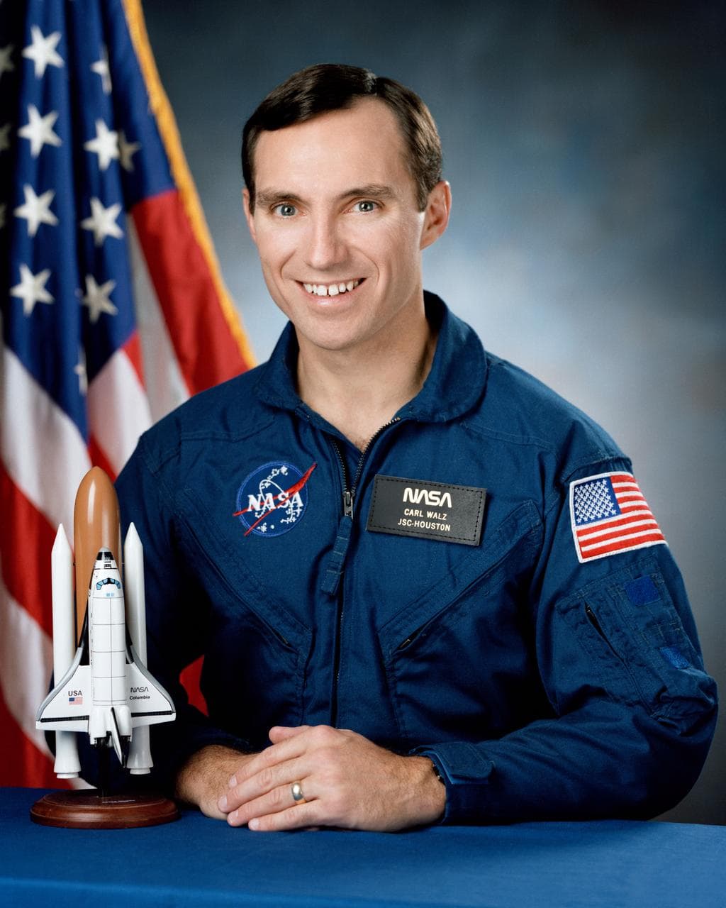 Official portrait of astronaut Carl E. Walz