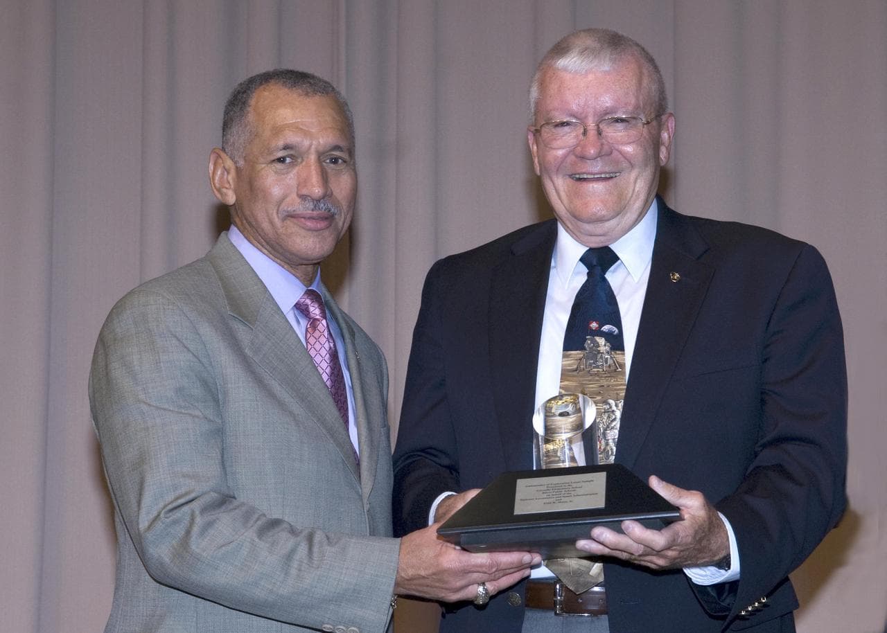 NASA honors Apollo 13 astronaut Fred Haise Jr.