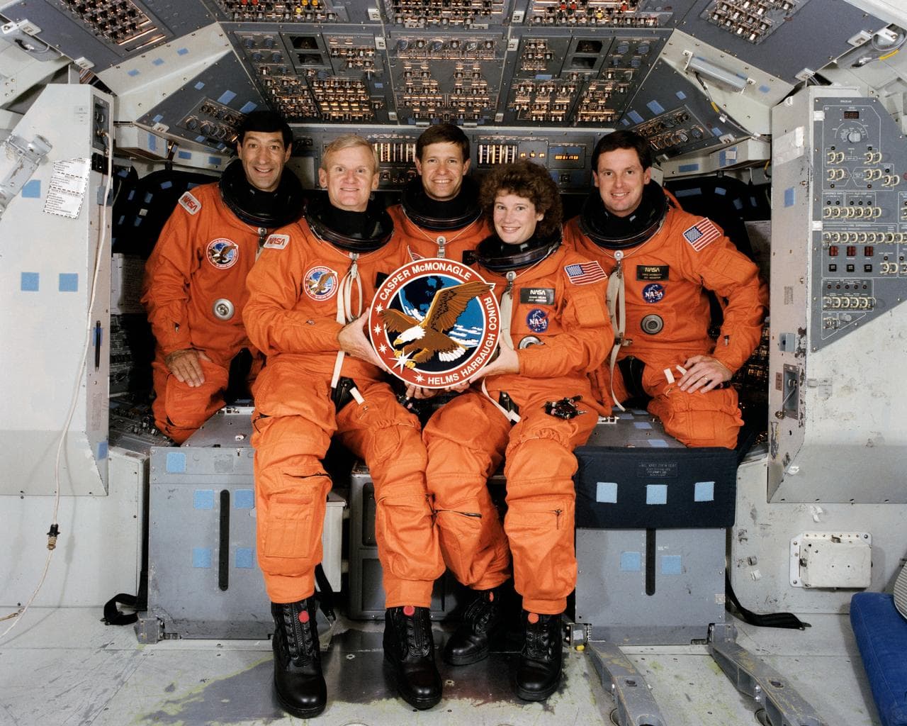 STS-54 Endeavour, Orbiter Vehicle (OV) 105, official crew portrait