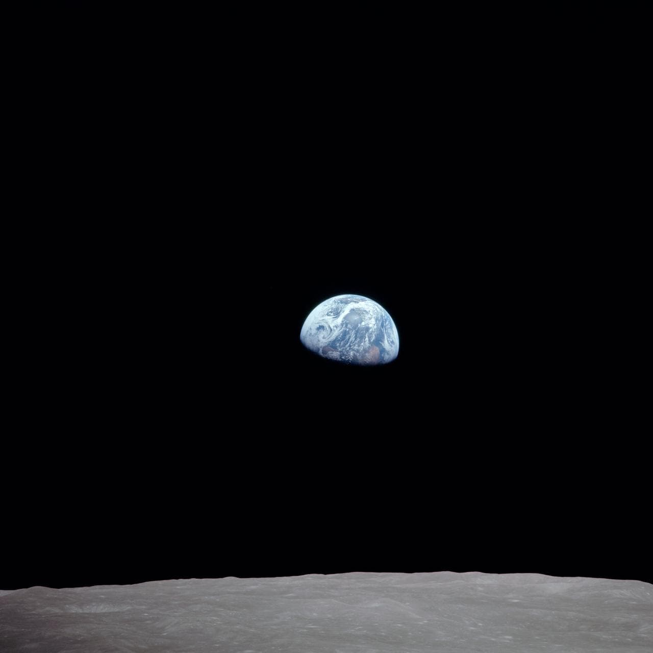 Apollo 8 Mission image,Earth over the horizon of the moon