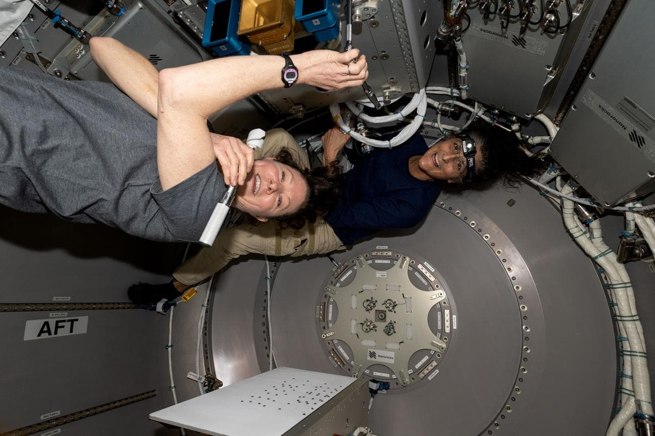 NASA astronauts Tracy C. Dyson and Suni Williams