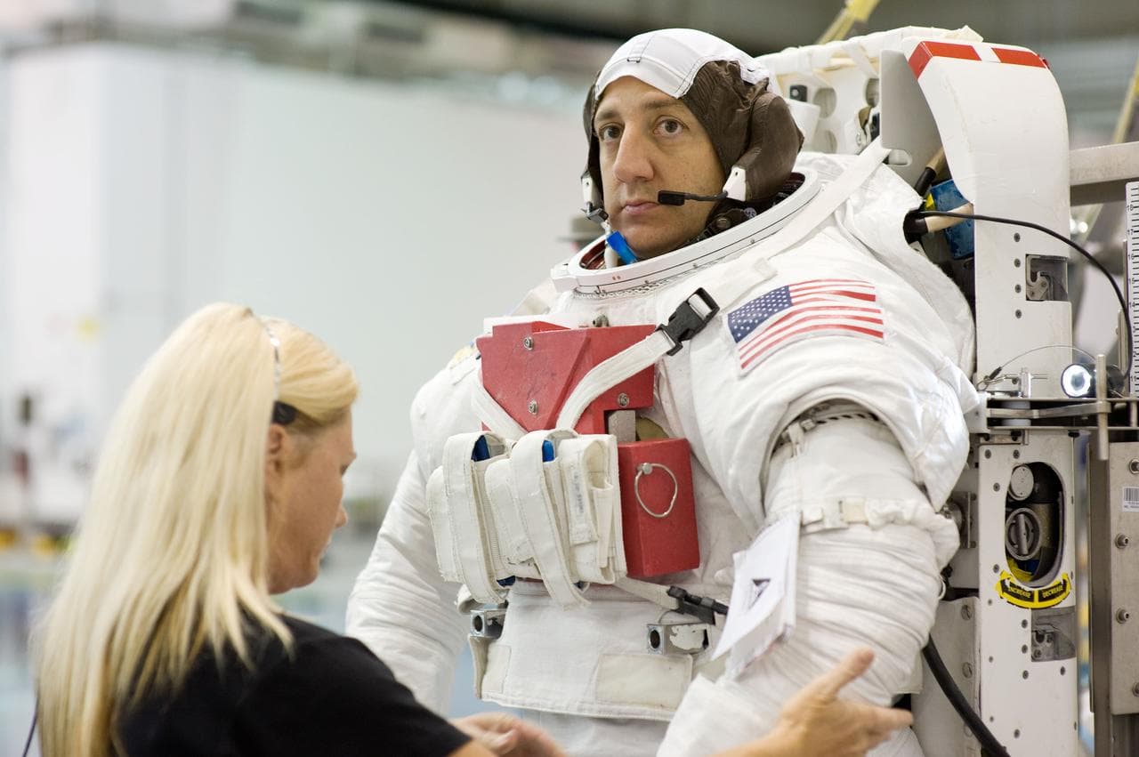 HUBBLE crew members Michael J. Massimino and Michael T. Good 