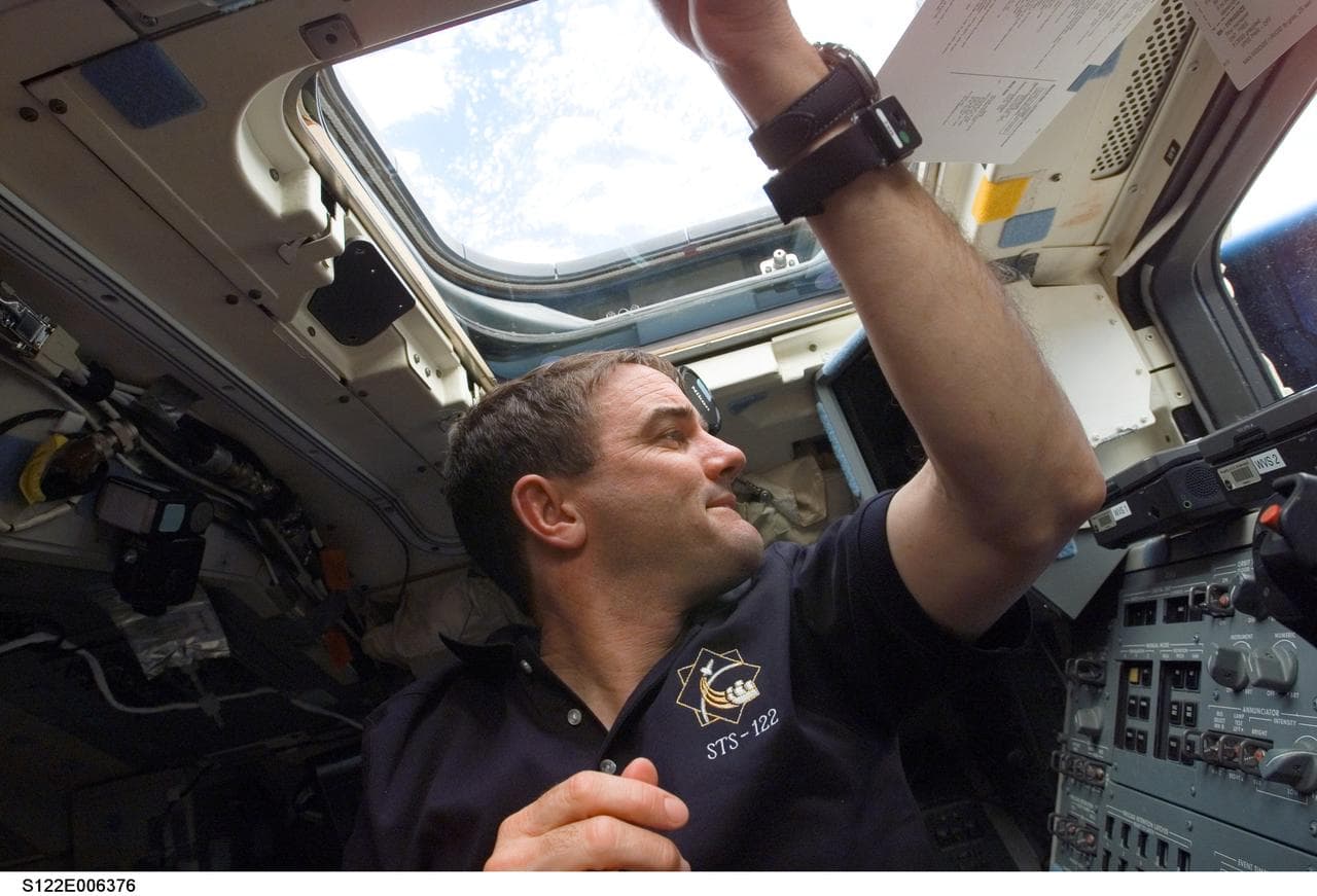 Walheim on FD during STS-122