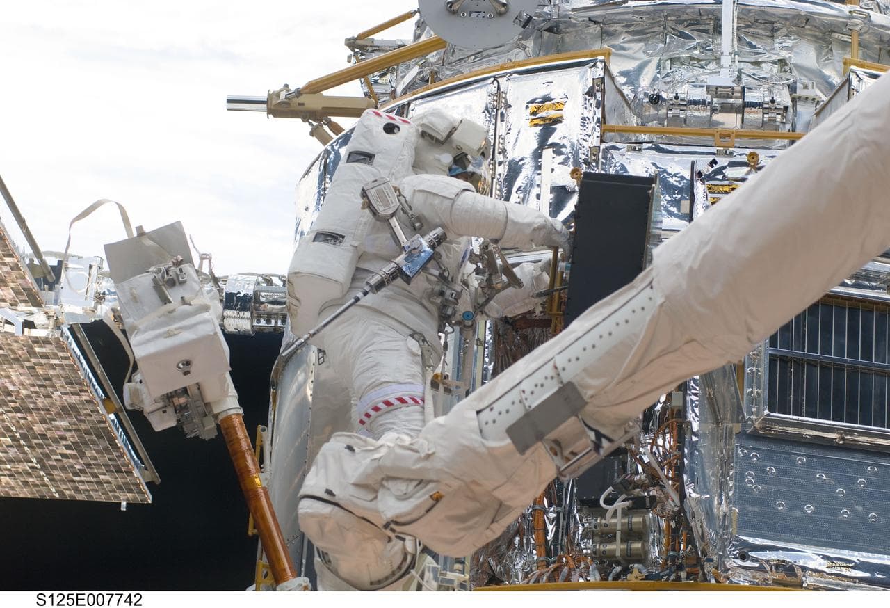 STS-125 MS1 Good during EVA2