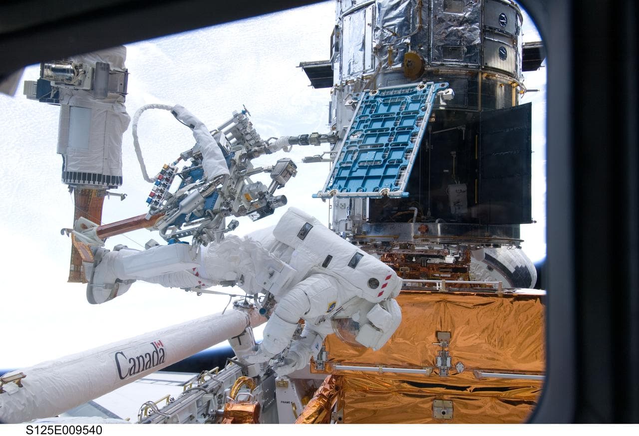 STS-125 MS1 Good during EVA4