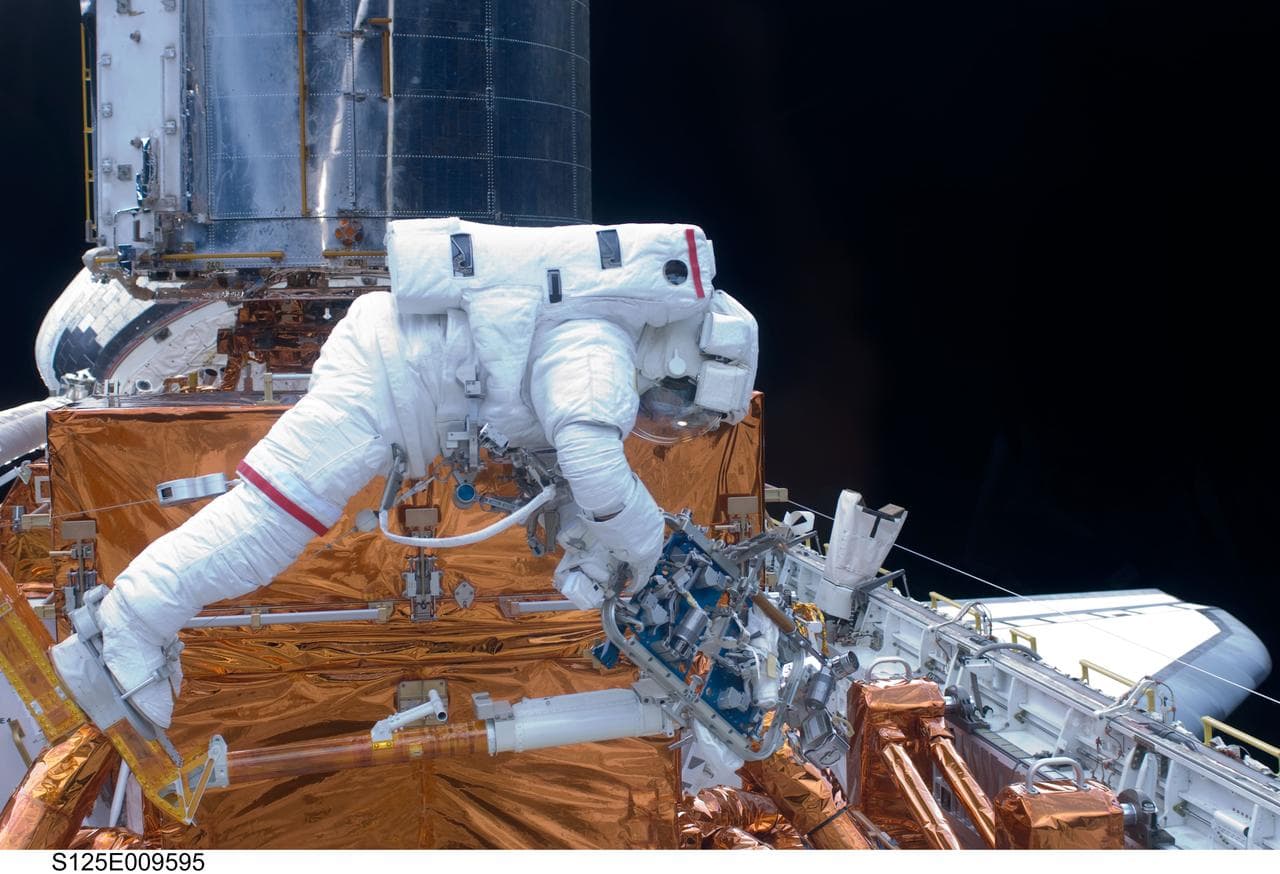 STS-125 MS3 Grunsfeld during EVA5