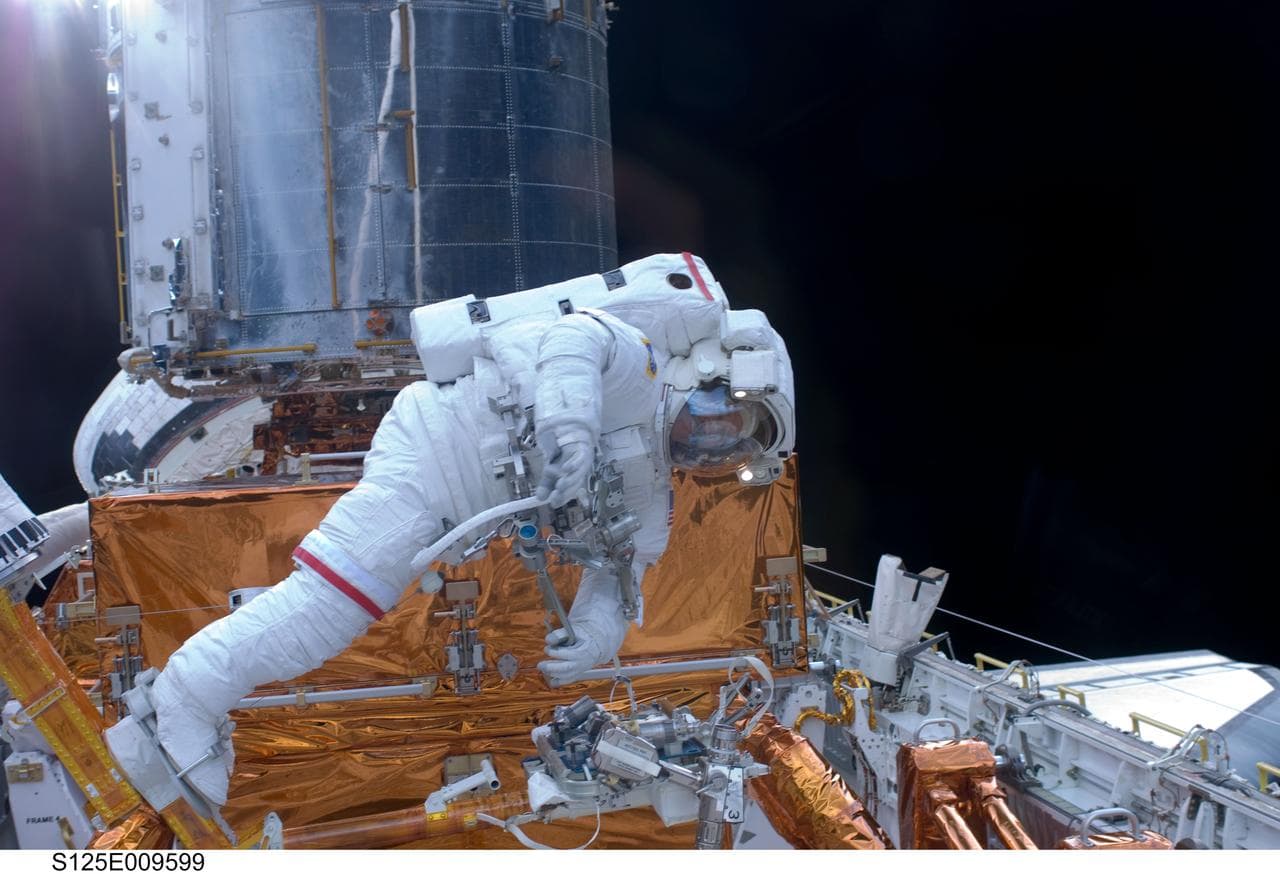 STS-125 MS3 Grunsfeld during EVA5