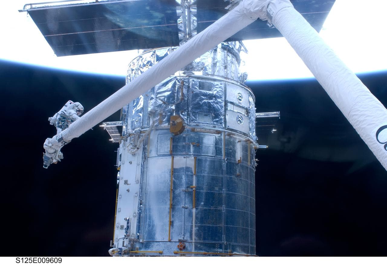 STS-125 MS3 Grunsfeld during EVA5