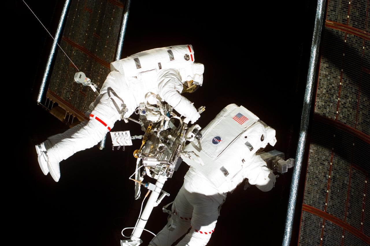 EVA 2 activity on Flight Day 5 to service the Hubble Space Telescope