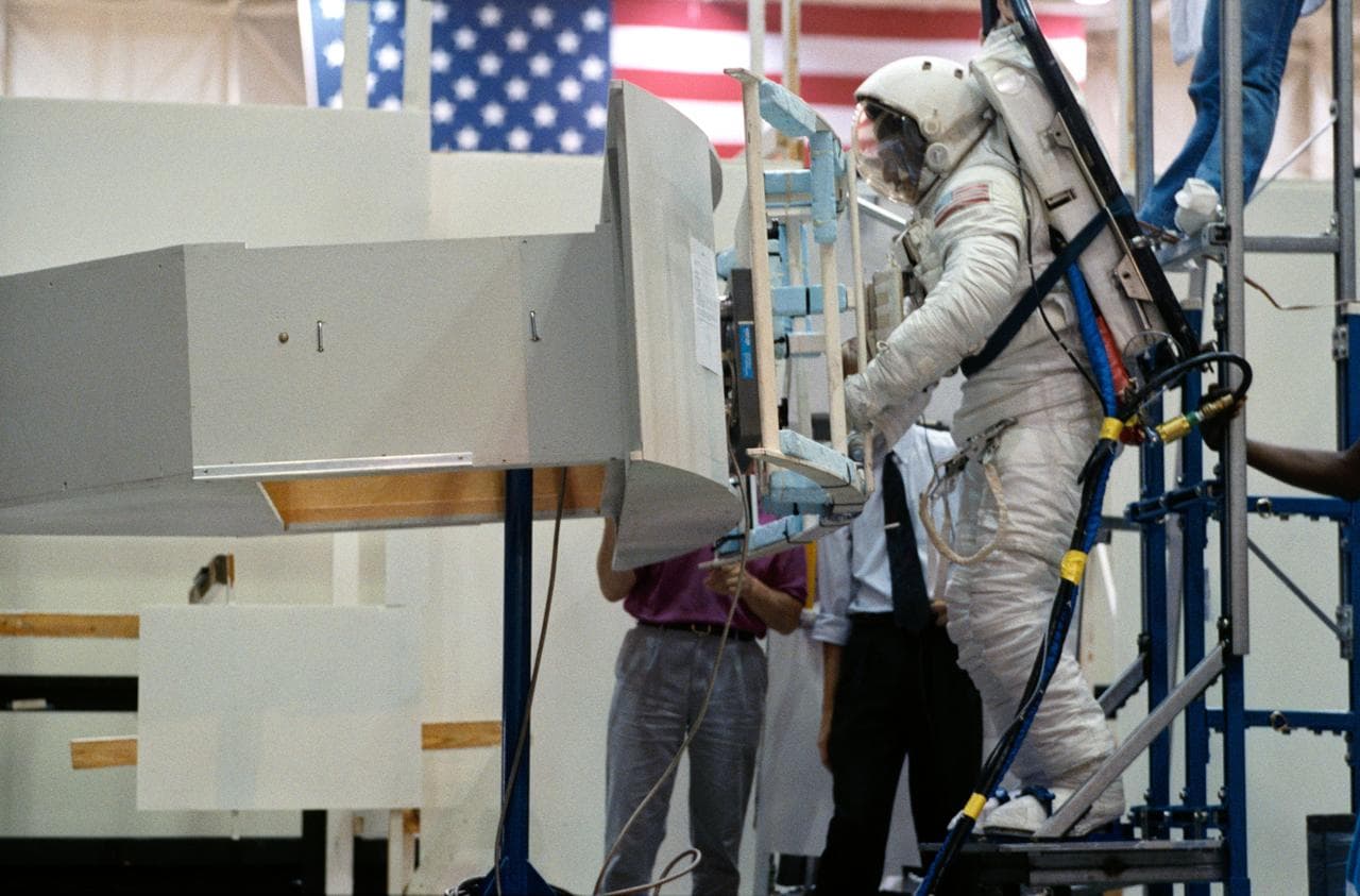 STS-61 air-bearing floor training in bldg 9N with Astronaut Jeff Hoffman