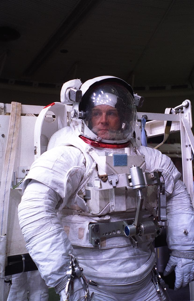 STS-82 training in WETF facility with Steve Smith and Mark Lee