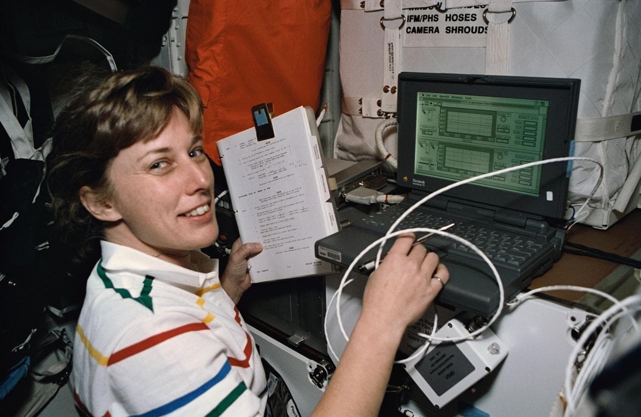 Astronaut Jan Davis monitors Commercial Protein Crystal Growth experiment