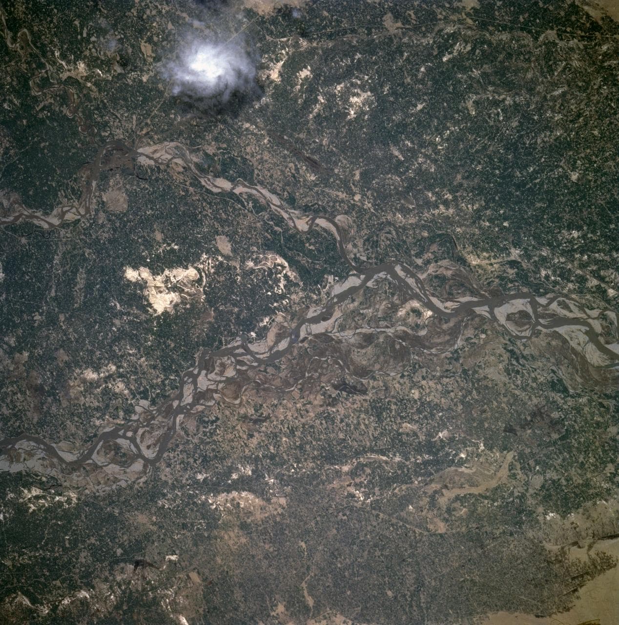 Earth observations taken during STS-75