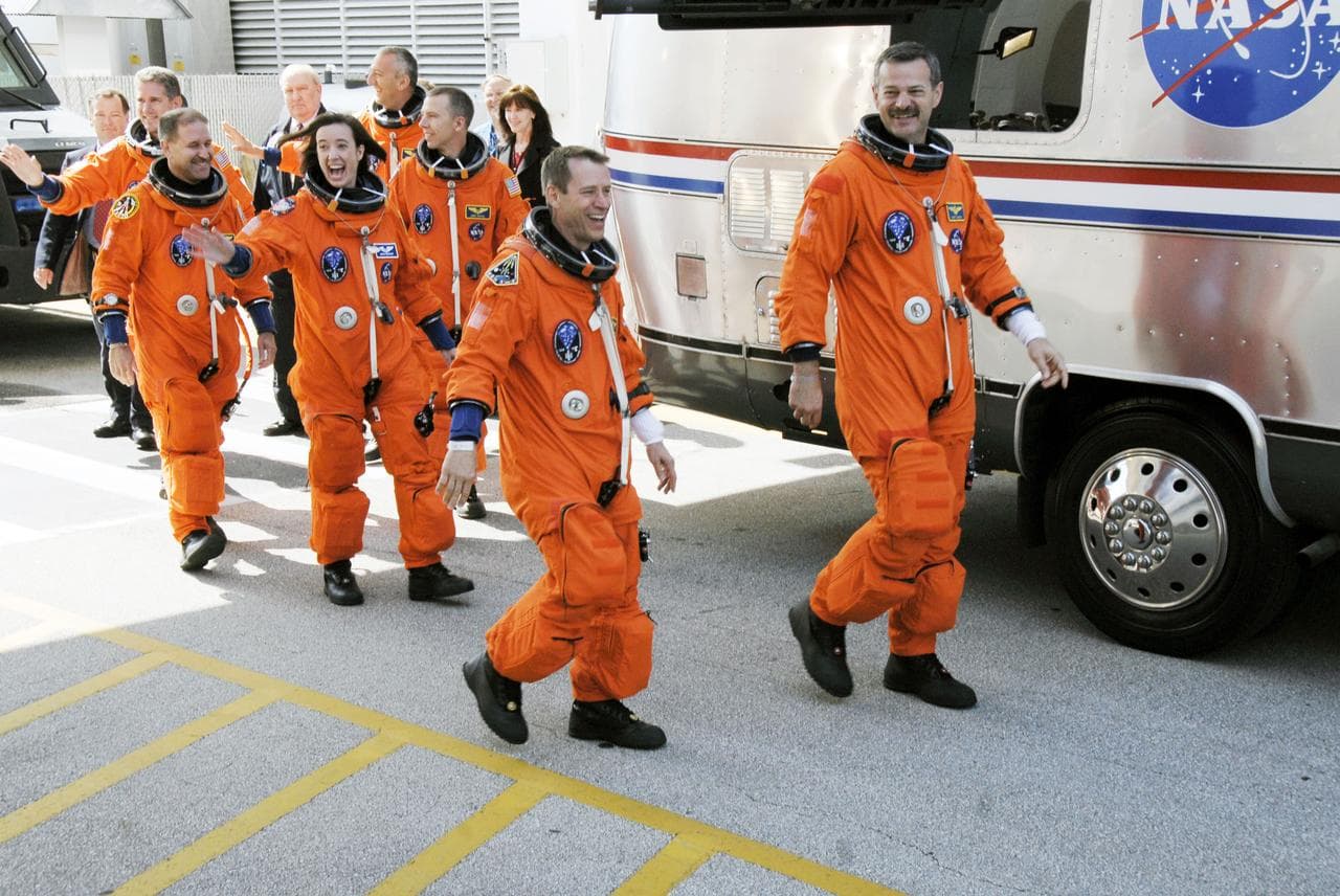 STS-125 Crew Members head for Launch Pad 39A